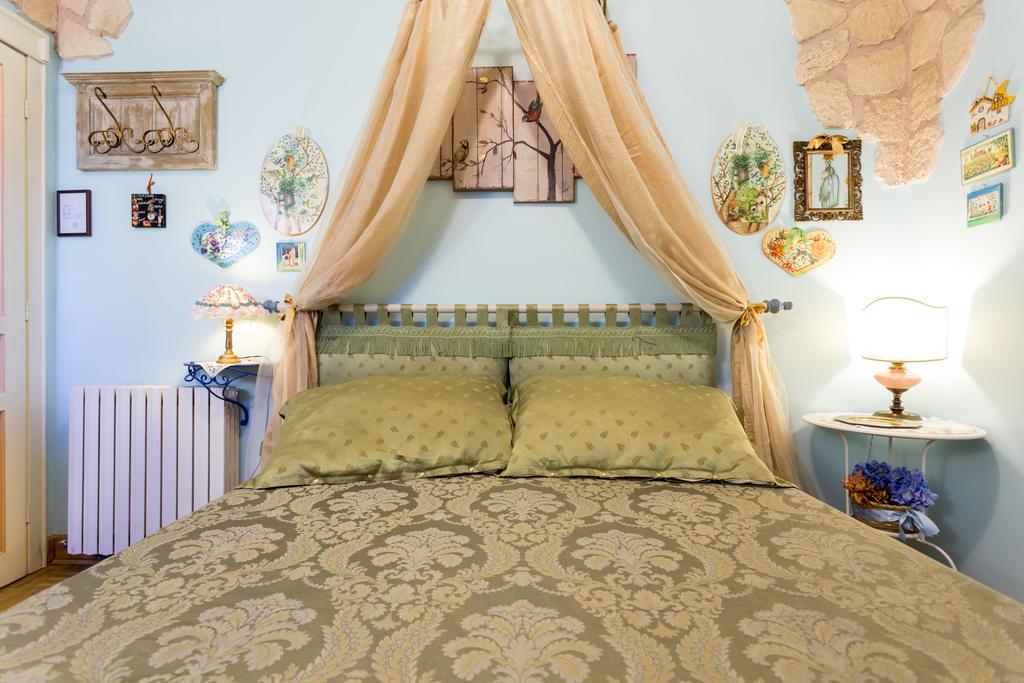 Bed And Breakfast A Casa Delle Fate Ассізі Екстер'єр фото