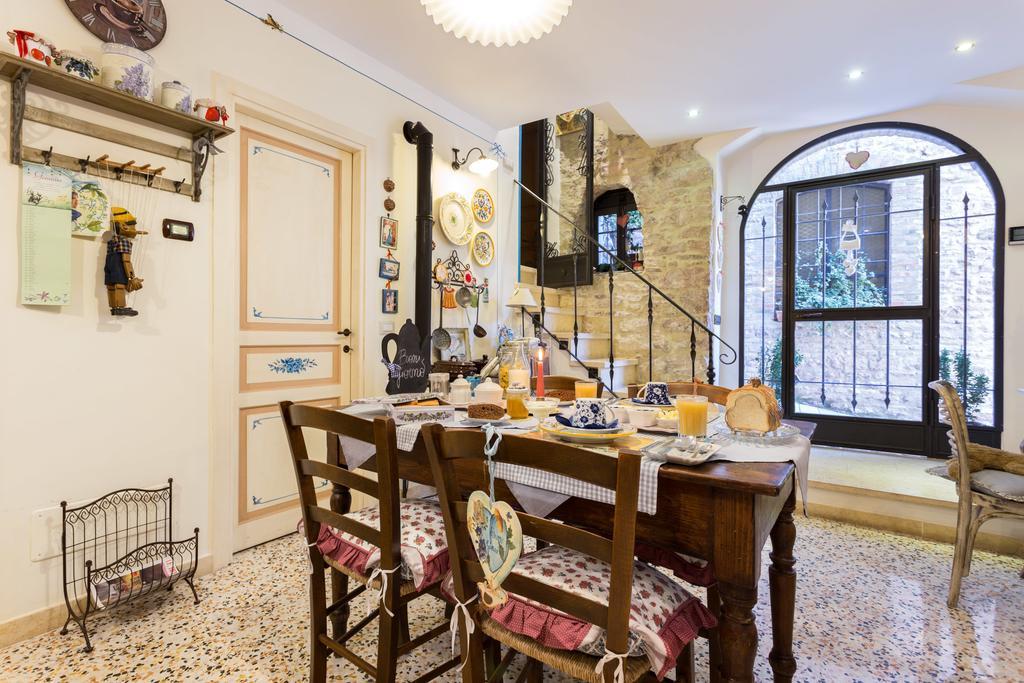 Bed And Breakfast A Casa Delle Fate Ассізі Екстер'єр фото